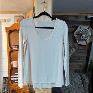 American Eagle Women's Cream V-Neck Top